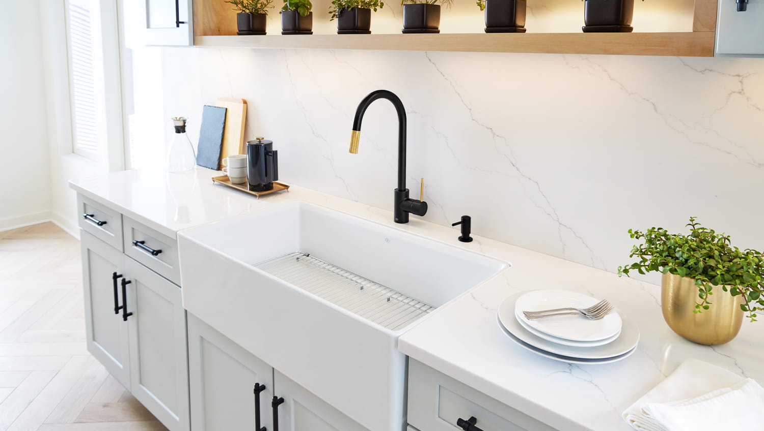 Etre Modern Kitchen Faucets From DXV